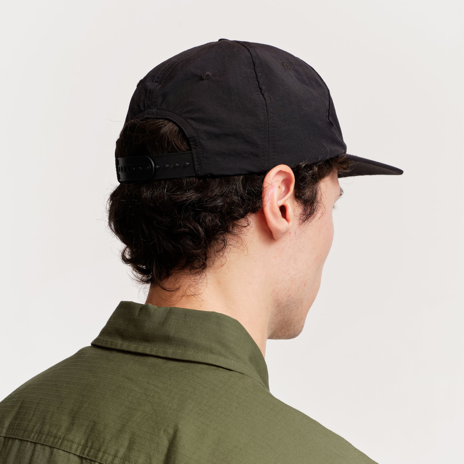 The Mens Catch 6 Panel Cap Black from Parlez clothing